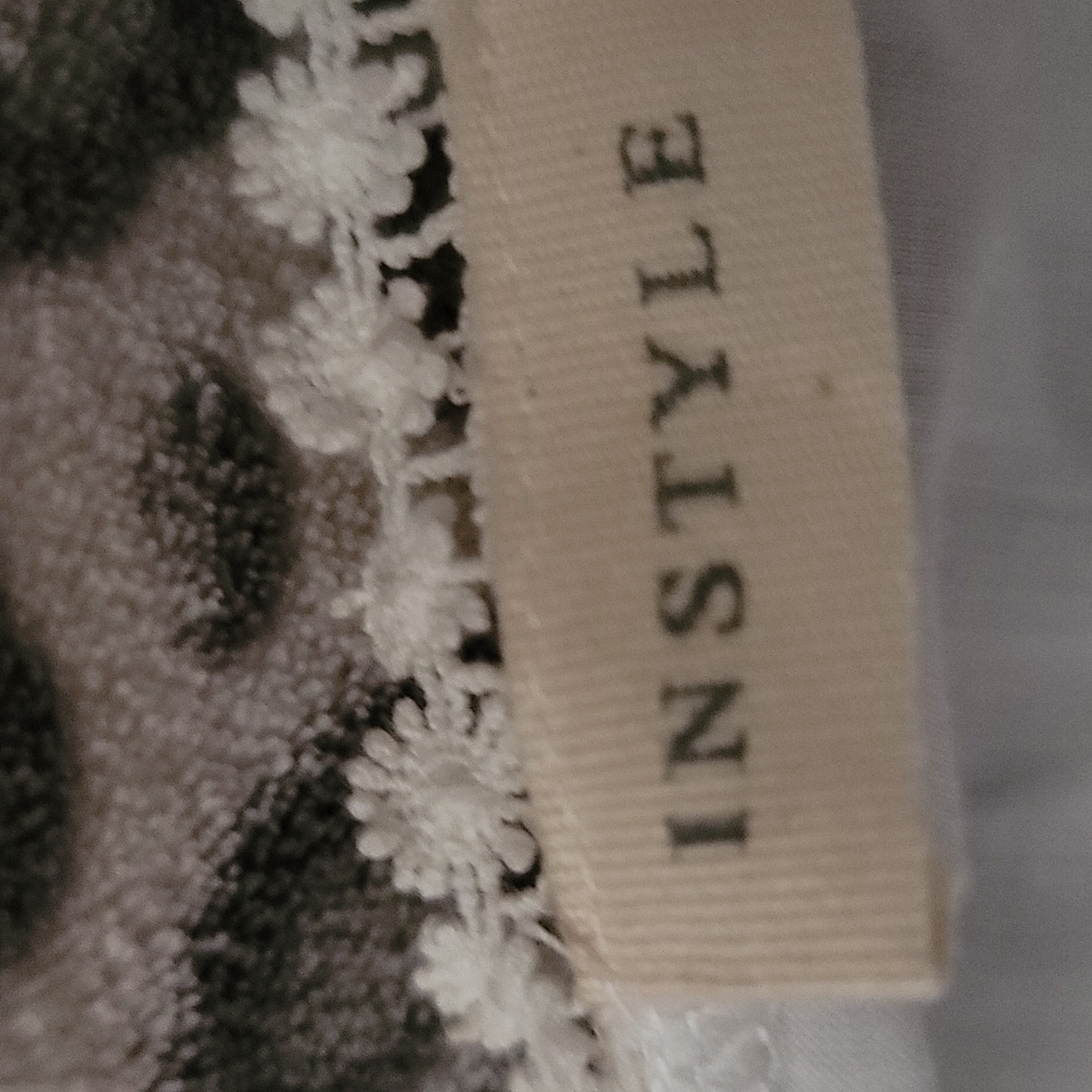 Instyle Vest - Picture 3 of 4